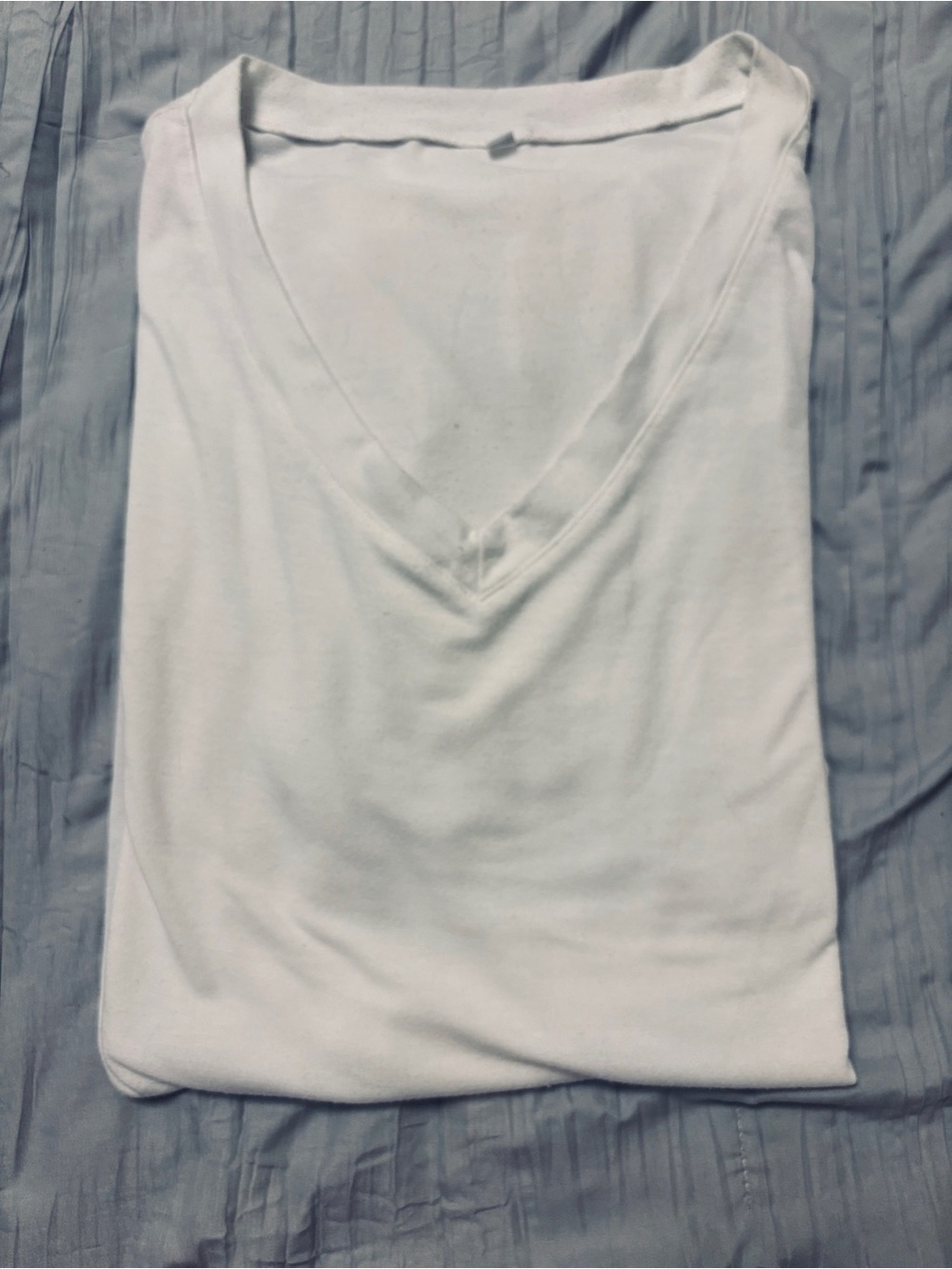 Source Unknown White V-Neck Short Sleeve Tee
